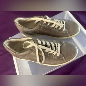 ECCO Women’s Leather Sneakers